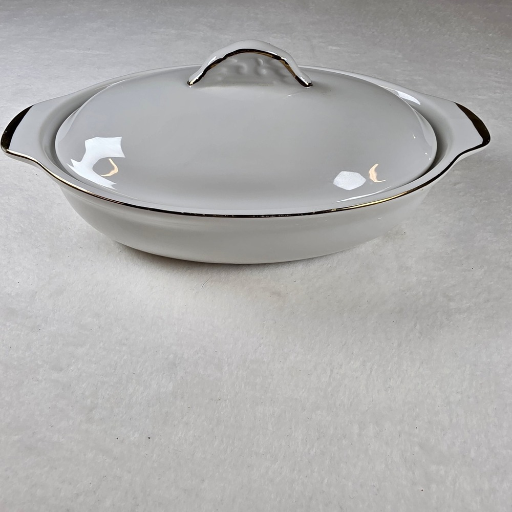Andrea by Sadek White Gold‎ Trim Oval Covered Casserole Dish Oven to Table Japan